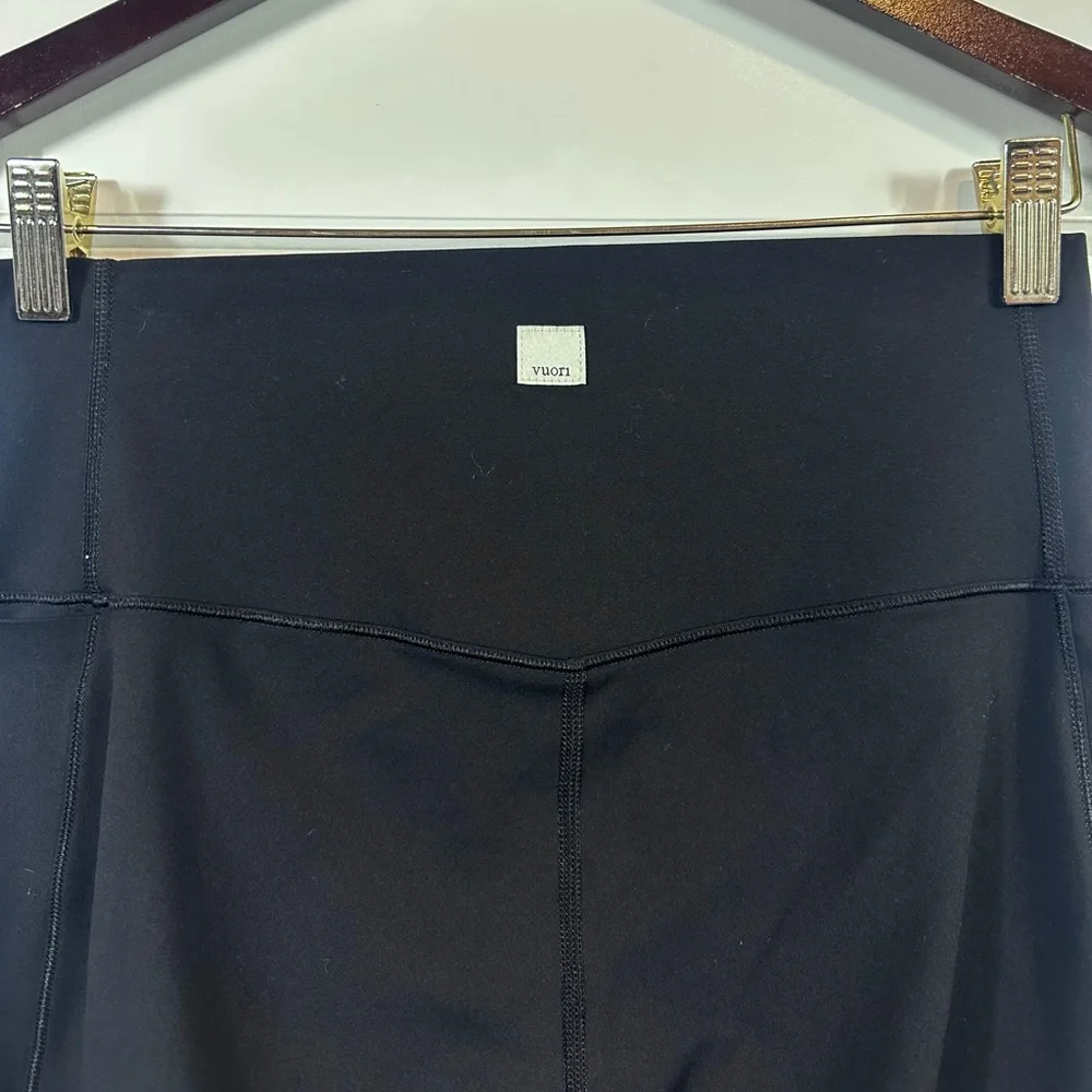 Vuori Women’s Classic Black Studio Pocket Leggings Short Inseam Size Large - Picture 3 of 14